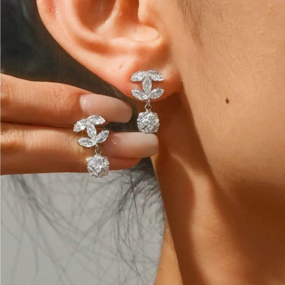 Silver / Luxury Spherical Elegant Silver Drop Earrings 😍 - Picture 5 of 5